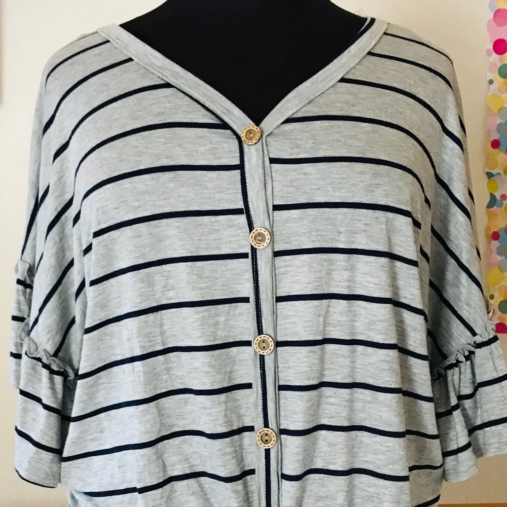 JANETTE PLUS FRONT TIE RUFFLE SLEEVE SIZE 2XL